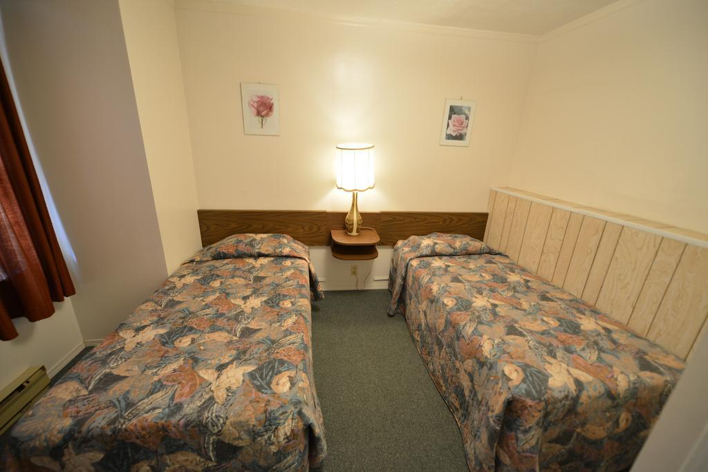 Totem Motel Lytton Room photo